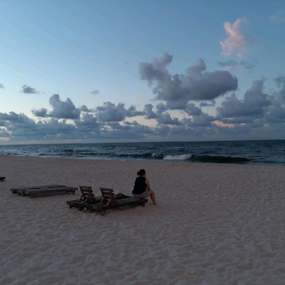 Meet your Posher, Denise Summer 2022 - Picture 1 of 1